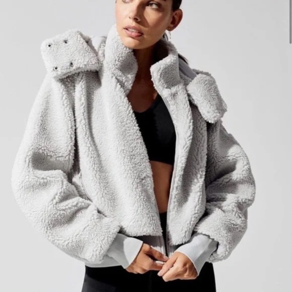 ALO yoga dove foxy sherpa jacket with hood